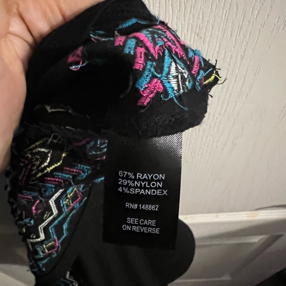 Torrid Embroidered Ponte Mini Skirt Size 1 - Picture 5 of 5